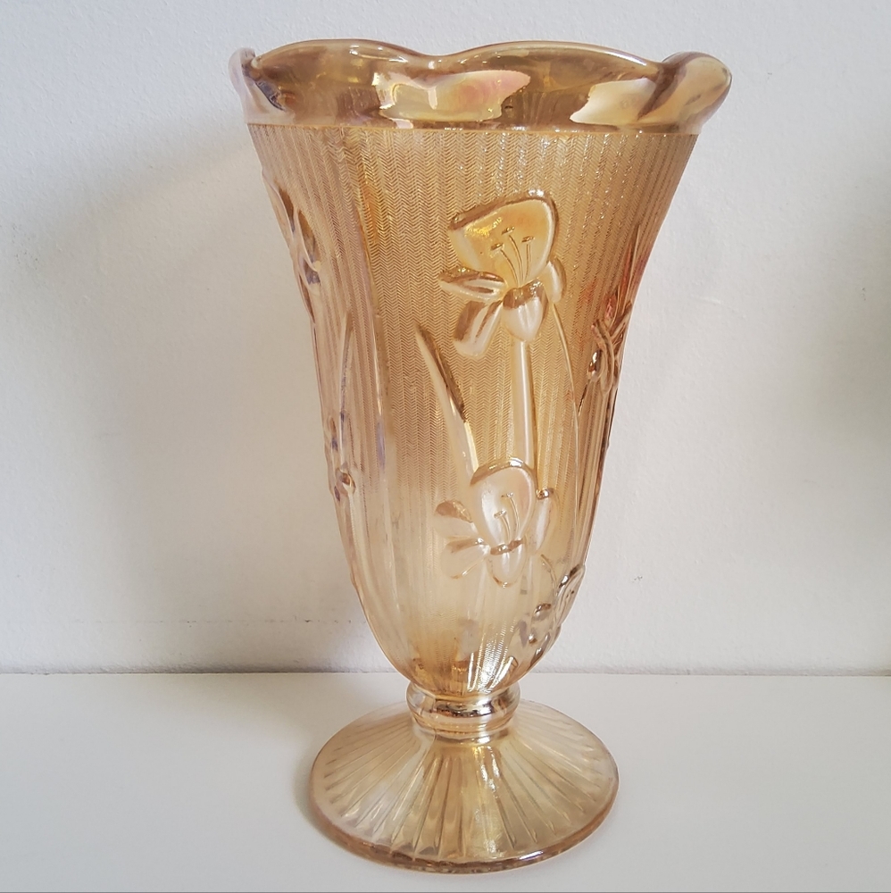 Vintage Jeanette Iris and Herringbone Carnival Glass Vase